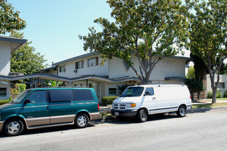 1801 E Wilson Ave in Orange, CA - Building Photo - Building Photo