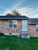 121 Morningside Dr in Broadway, VA - Building Photo