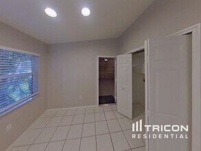 184 Jennifer Dr in Rotonda West, FL - Foto de edificio - Building Photo