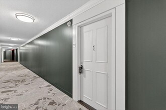 307 Yoakum Pkwy in Alexandria, VA - Building Photo - Building Photo