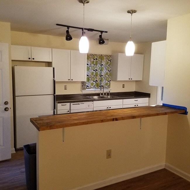 1240 Louise Ave in Charlotte, NC - Building Photo - Building Photo