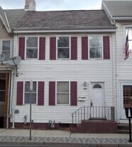 487 S Main St in Phillipsburg, NJ - Building Photo