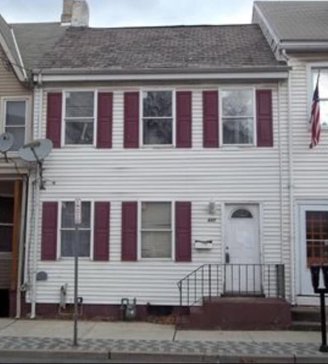 property at 487 S Main St
