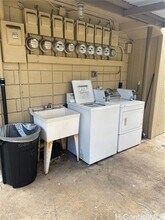 1249 Matlock Ave in Honolulu, HI - Building Photo - Building Photo