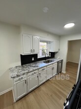 818 S Ashburton Rd in Columbus, OH - Building Photo - Building Photo