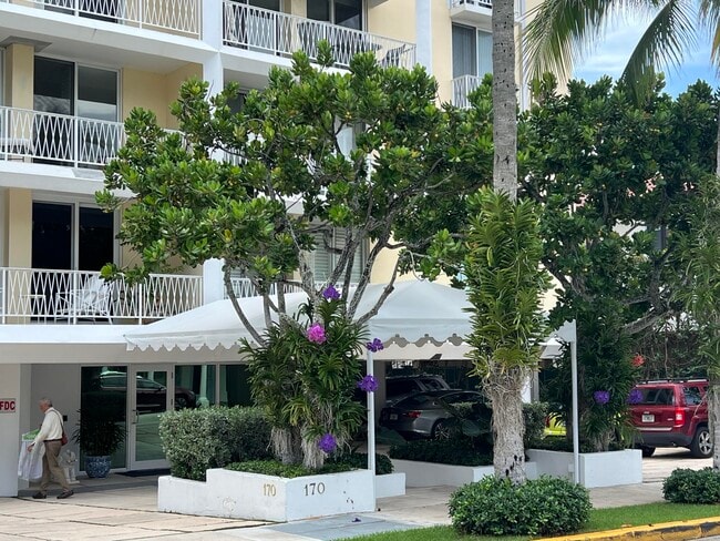 170 Chilean Ave in Palm Beach, FL - Building Photo - Building Photo