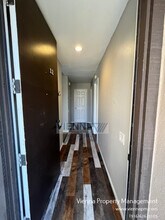 888 Woodside Ln E in Sacramento, CA - Building Photo - Building Photo