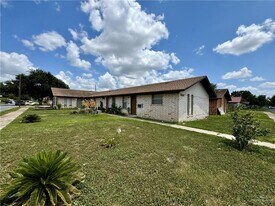 1 S 25th St in McAllen, TX - Building Photo