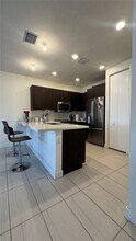 6416 NW 102nd Ct in Doral, FL - Foto de edificio - Building Photo