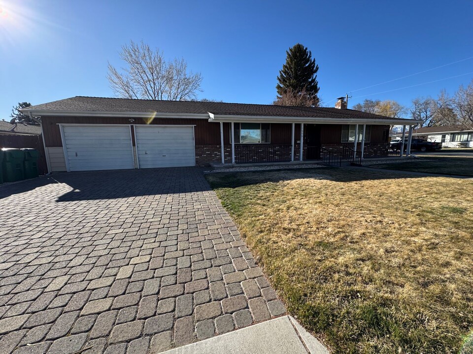 1606 N Division St in Carson City, NV - Building Photo