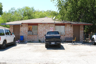 11215 Belair Dr in San Antonio, TX - Foto de edificio - Building Photo