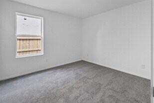 9023 Rose Pelican Ln in Baytown, TX - Building Photo