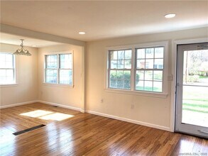 89 Cortland Cir in West Hartford, CT - Foto de edificio - Building Photo