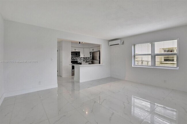 1520 NE 56th St in Fort Lauderdale, FL - Building Photo - Building Photo