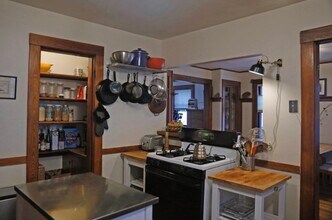 24 Hampstead Rd, Unit 1 in Boston, MA - Building Photo - Building Photo