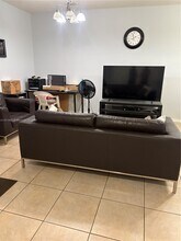 5807 Hampton Hills Blvd in Tamarac, FL - Building Photo - Building Photo