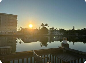 8401 Crespi Blvd in Miami, FL - Building Photo - Building Photo