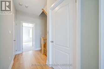 6 Teasel Way in Markham, ON - Building Photo - Building Photo