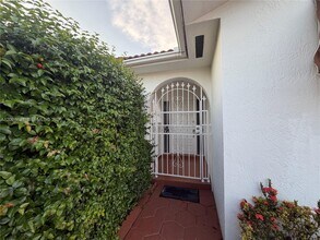 3159 W 73rd Pl in Hialeah, FL - Building Photo - Building Photo