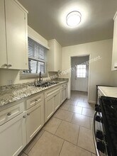 102 Palm Ct Dr in Santa Maria, CA - Building Photo - Building Photo