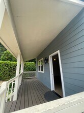 9126 NE Webster St in Portland, OR - Foto de edificio - Building Photo