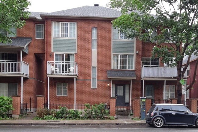 3 Walsingham Pvt in Ottawa, ON - Building Photo - Building Photo