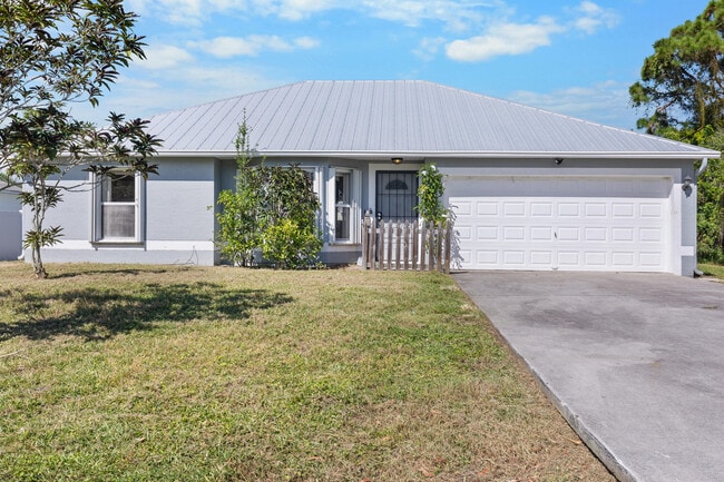 property at 173 SW Ray Ave