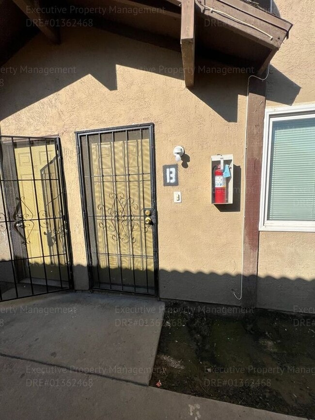 1405 Pacific St in Bakersfield, CA - Building Photo - Building Photo