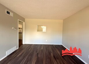 5286 Broken Oak Dr in Memphis, TN - Building Photo - Building Photo