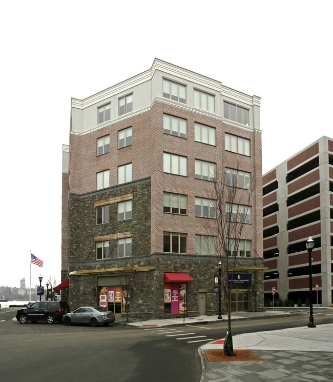 The View South in Edgewater, NJ - Building Photo - Building Photo