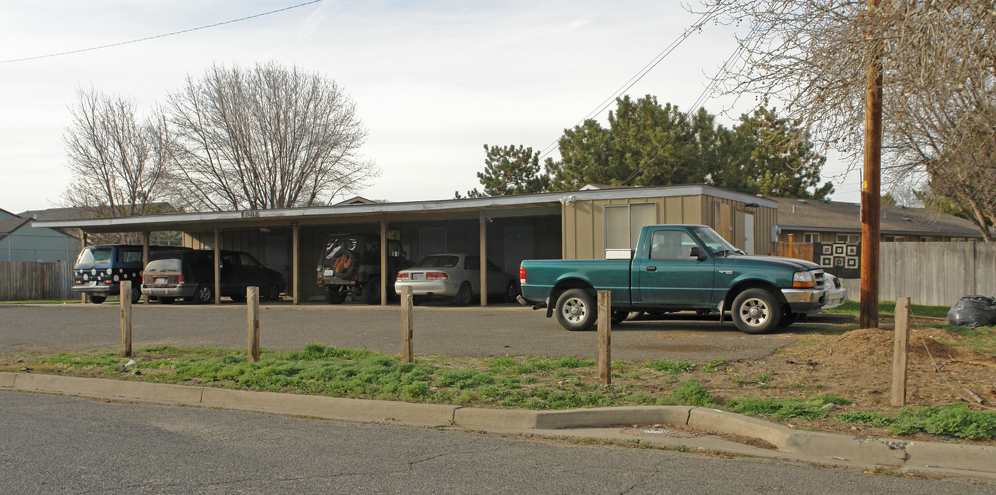 1310 W Mead Ave in Yakima, WA - Building Photo