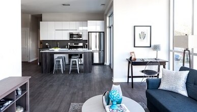 1945 N Campbell Ave in Chicago, IL - Building Photo - Building Photo