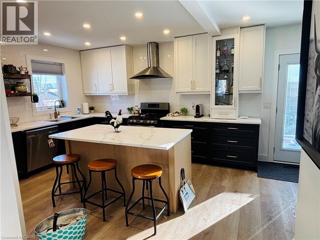 property at 31 Weir St S