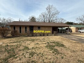 110 Chickasaw Pl in Jacksonville, AR - Building Photo