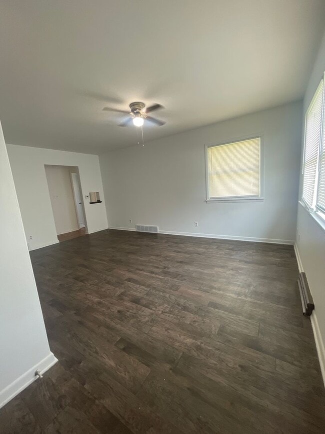 137 Western Ave in Waterloo, IA - Building Photo - Building Photo