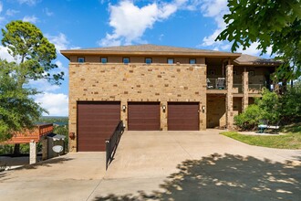 618 Mountain Dr in Horseshoe Bay, TX - Building Photo - Building Photo