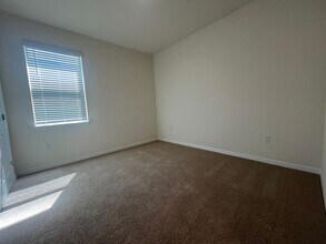 334 Rover Rd in Ormond Beach, FL - Foto de edificio - Building Photo