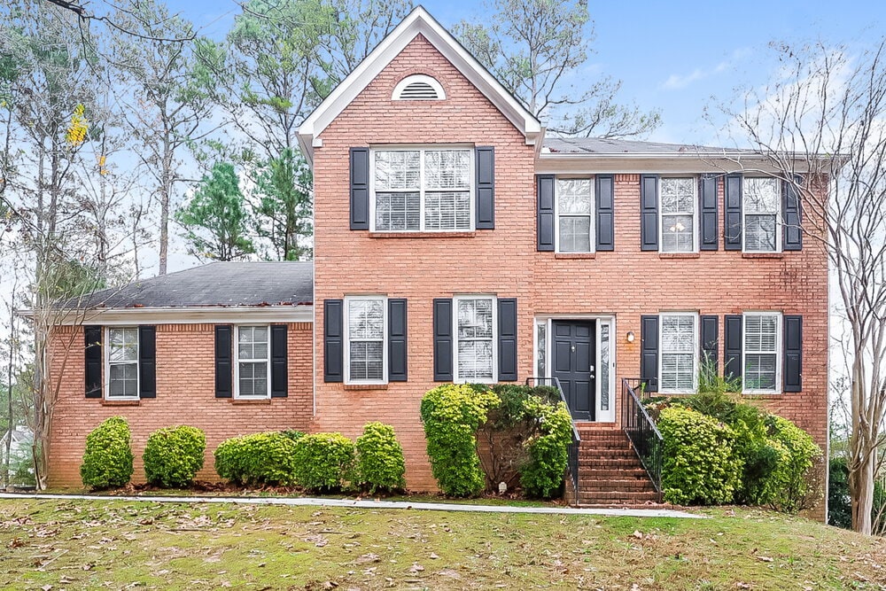 10185 Point View Dr in Jonesboro, GA - Building Photo