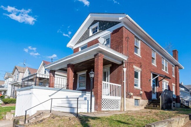 5214 Warren Ave-Unit -2 in Cincinnati, OH - Building Photo - Building Photo