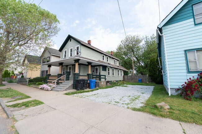 1308 Buhrer Ave-Unit -Up in Cleveland, OH - Building Photo - Building Photo