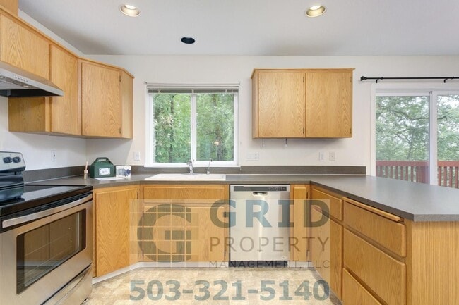 property at 8650 SW Goldstone Pl