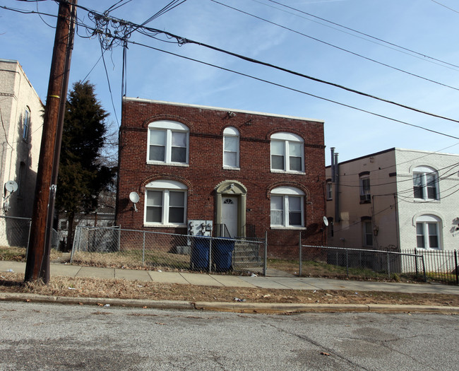 2824 Buena Vista Terrace SE in Washington, DC - Foto de edificio - Building Photo