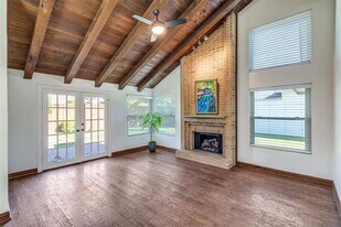 5901 Smoke Glass Trail in Dallas, TX - Building Photo