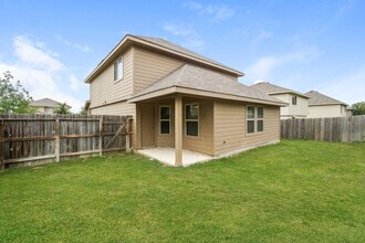 8715 Tesoro Hills in San Antonio, TX - Building Photo - Building Photo