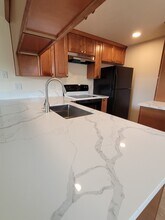 1045 S Jasper St, Unit #a in Cornelius, OR - Building Photo - Building Photo