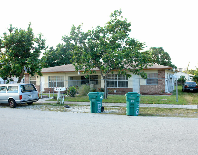 1248 NE 111th St in Miami, FL - Building Photo - Building Photo