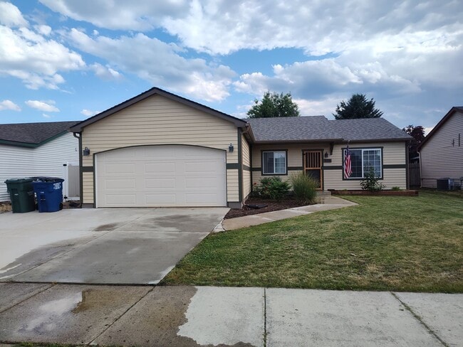 property at 1008 E Teton Ave