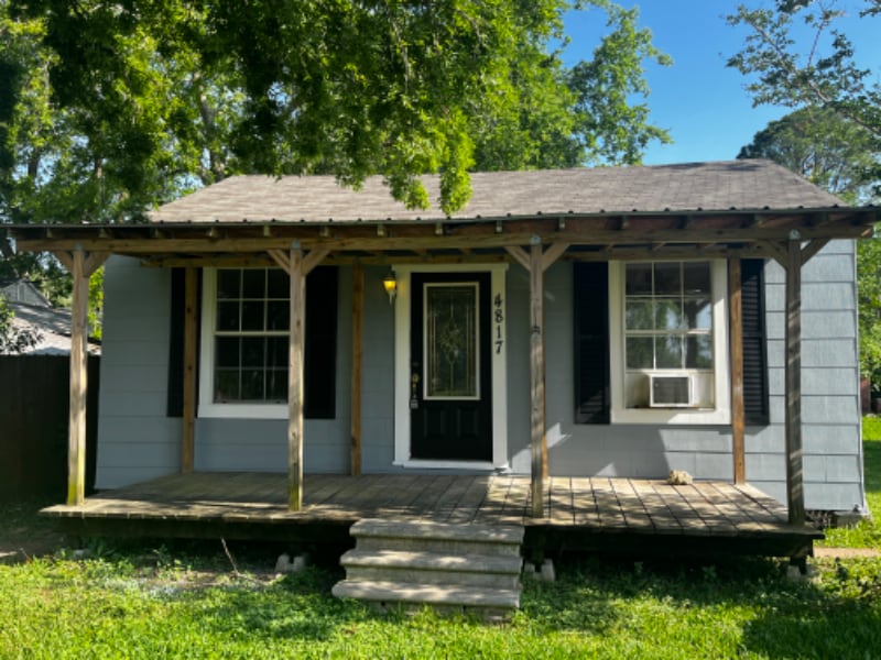 4817 Wilson St in Groves, TX - Building Photo