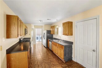 122 Woodcrest Dr in Covington, LA - Building Photo - Building Photo