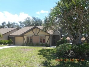 13149 Hampshire Ct in Ft. Myers, FL - Foto de edificio - Building Photo